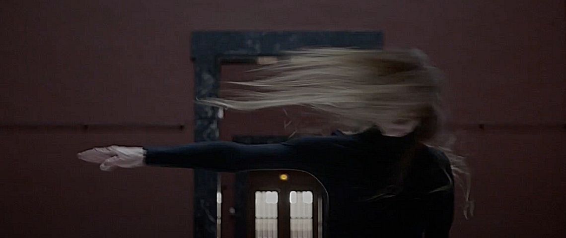 « Dans le noir, on voit mieux » : ce film raconte les états de transe par la danse « Dans le noir, on voit mieux » : ce film raconte les états de transe par la danse