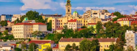 Les New Yorkais s'expatrient en Serbie Une image style carte postale de Belgrade