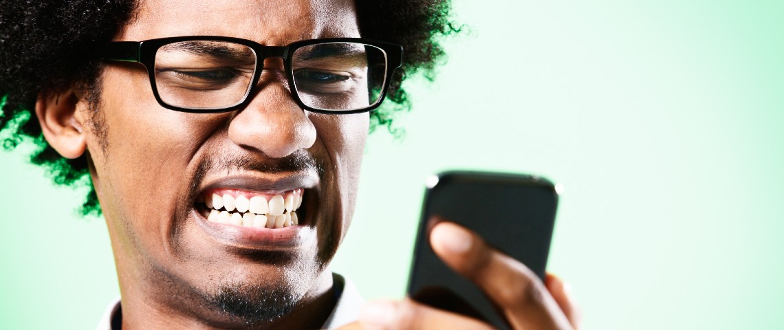 LES (RESEAUX) SOCIAUX :
