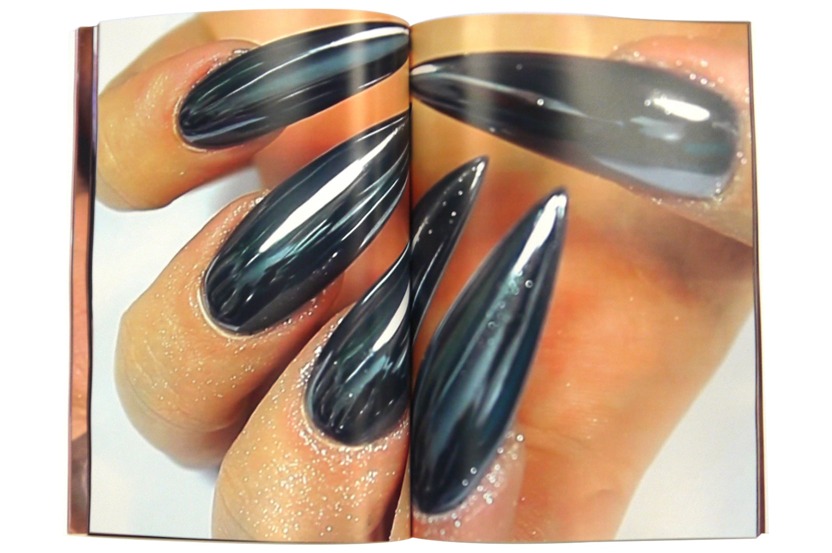 Aïda Bruyère, Nails, 2017