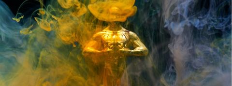 Des chiffres records pour la cinquième semaine de confinement Une statue des Césars derrière un écran de fumée