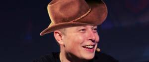 Elon Musk portant un chapeau de cowboy