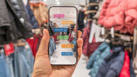 Une application sur smartphone qui fournit des informations en temps réel sur des articles en magasin