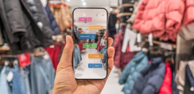 Une application sur smartphone qui fournit des informations en temps réel sur des articles en magasin