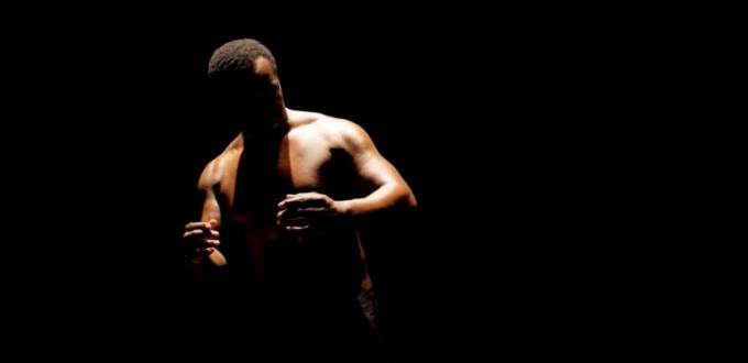 « Upload » : quand la danse hip hop racontre notre rapport ambigu aux machines
