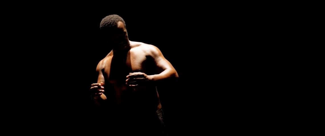 « Upload » : quand la danse hip hop racontre notre rapport ambigu aux machines « Upload » : quand la danse hip hop racontre notre rapport ambigu aux machines