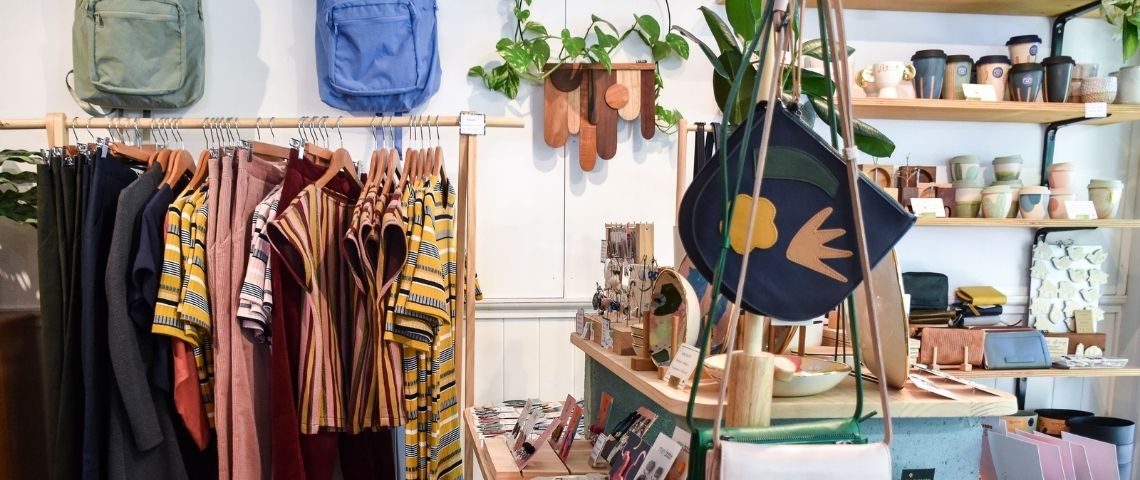 La consommation responsable entre dans les moeurs Magasin, local, vêtements, plantes, tasses