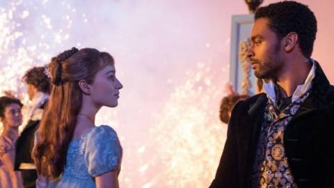 Romance, perles et corsets : comment Bridgerton ravive le glamour de la Régence anglaise
