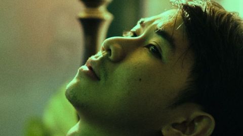 Un adolescent asiatique