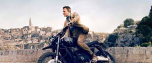 james bond sur une moto