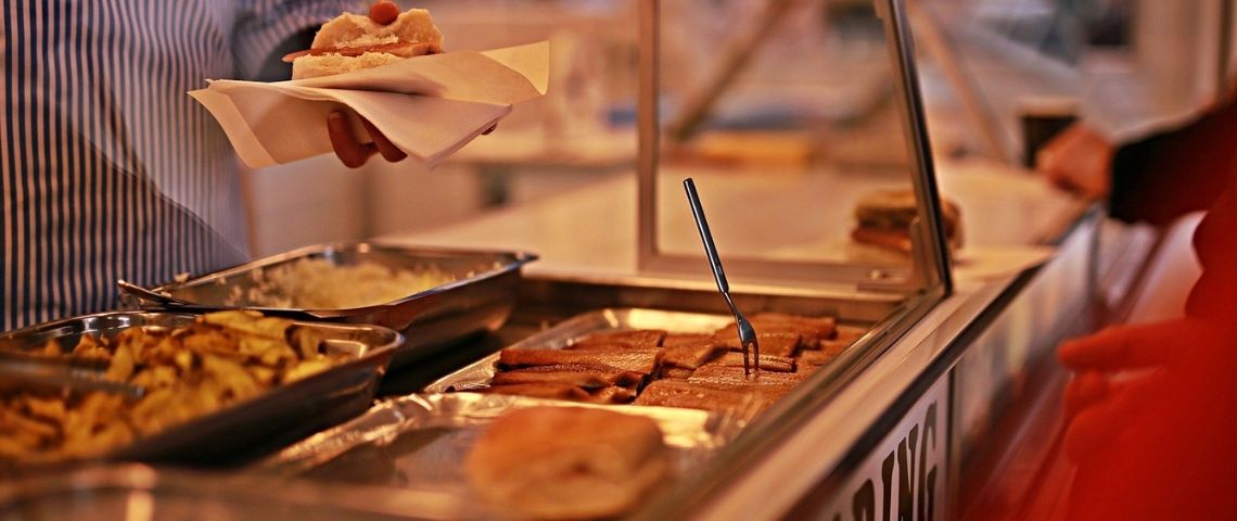 Avec le label national « anti-gaspillage alimentaire » la France est engagée à réduire de moitié le gaspillage alimentaire d’ici 2025 Cantine