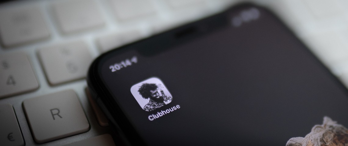 Clubhouse, le nouveau réseau social hype, est une pompe à données Icone de l'application Clubhouse sur un iphone