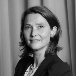 Portrait de Karine Tisserand Portrait de Karine Tisserand