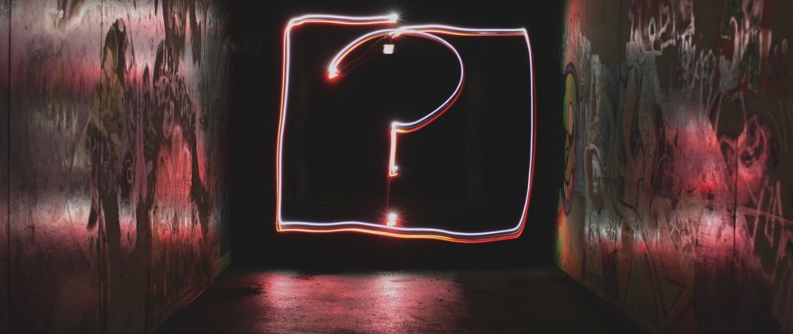 « Le consommateur, éternel infidèle ? » propose aux lecteurs de dépasser les idées reçues et s'adapter aux nouveaux comportements des consommateurs. Point d'interrogation