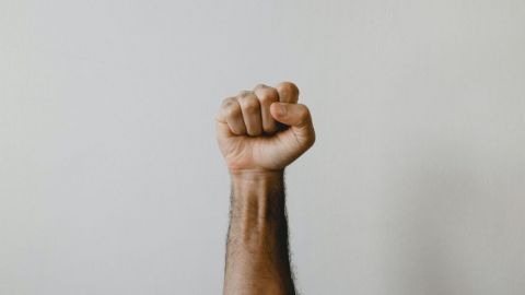 Balancer sur les réseaux : « la peur change de camp, mais le terrorisme relationnel règne toujours » 