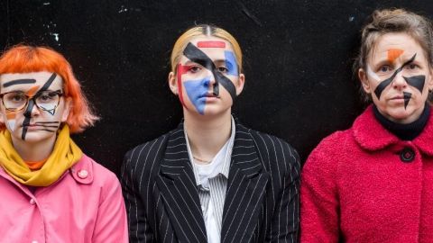 À Londres, le maquillage « camouflage » devient une arme anti-surveillance