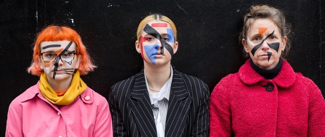 À Londres, le maquillage « camouflage » devient une arme anti-surveillance À Londres, le maquillage « camouflage » devient une arme anti-surveillance