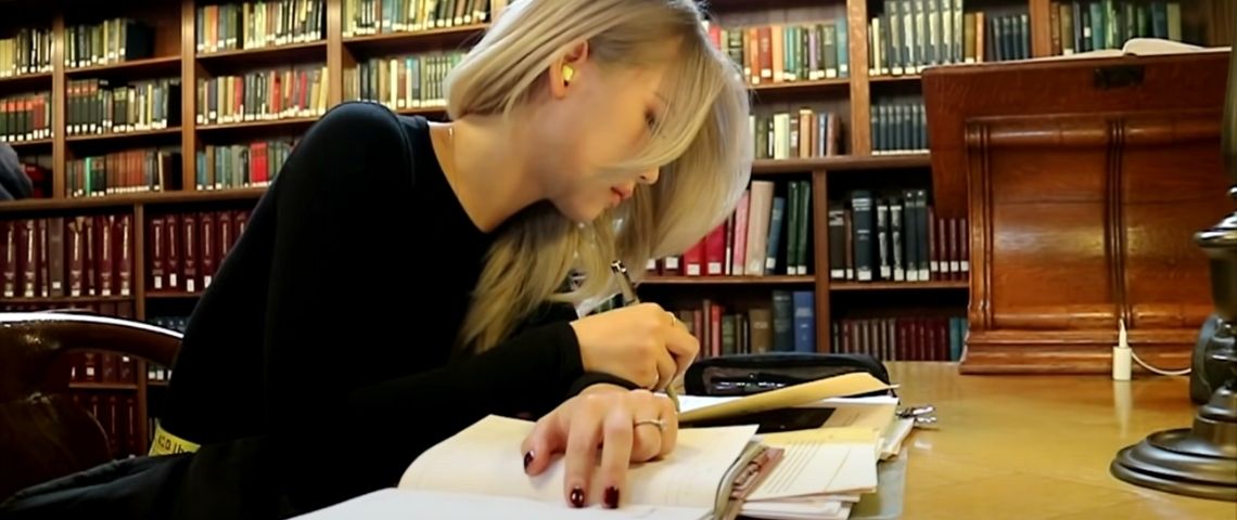 Vidéos « gongbang » : quand étudier devient un phénomène viral sur YouTube Vidéos « gongbang » : quand étudier devient un phénomène viral sur YouTube