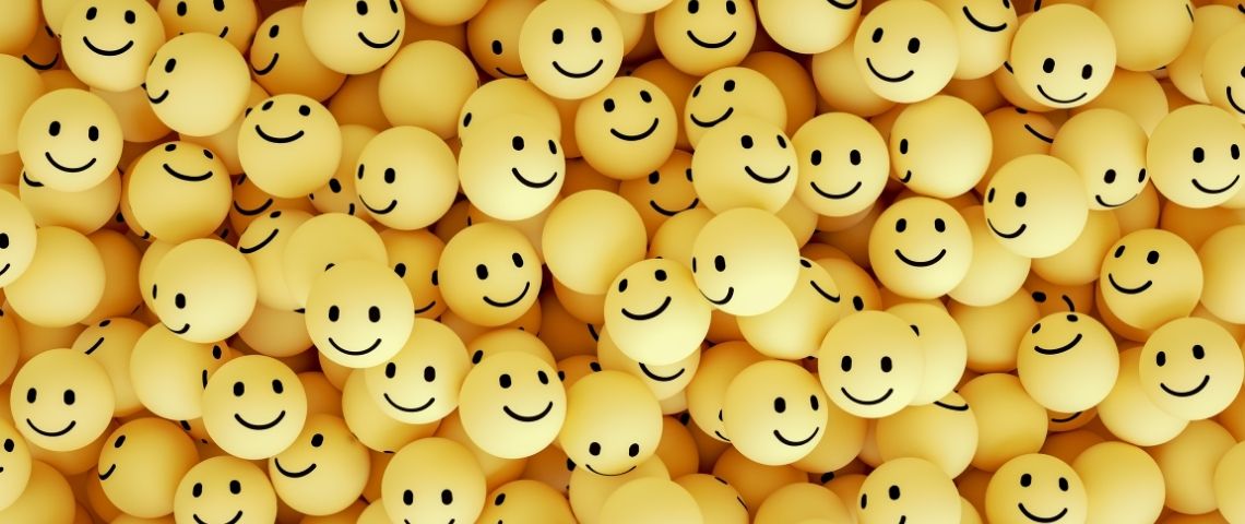 Les tendances de la relation client en 2021 Des emojis avec le sourire