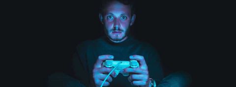 Bienvenue dans l'économie des avatars Un gamer dans le noir