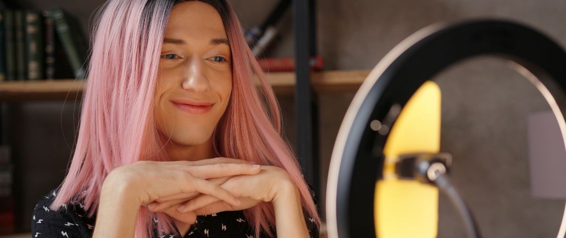 Tiktok 18 Ans | Comment et pourquoi les entreprises recrutent des ......  Tiktok dinda ans yg bagus - YouTube
 |Tiktok 18 Ans