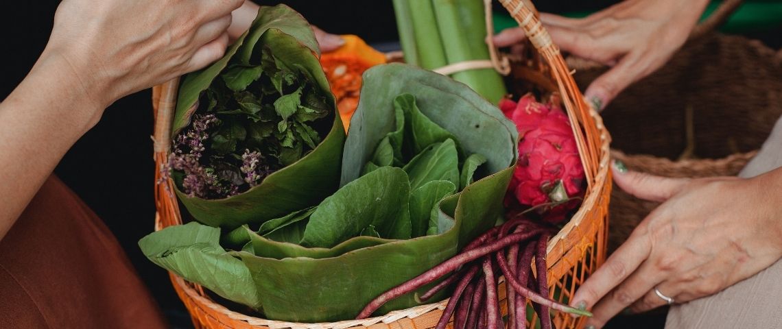 Kelbongoo est une entreprise de l'Economie Sociale et Solidaire qui proposer des produits frais et locaux à des prix accessibles, dans les quartiers mixtes et populaires Panier de légumes