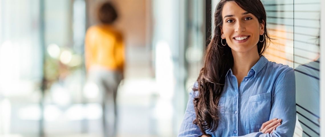 La méthode MEDDIC : comment faire la part belle aux sombres héros de la vente Portrait d'une commerciale