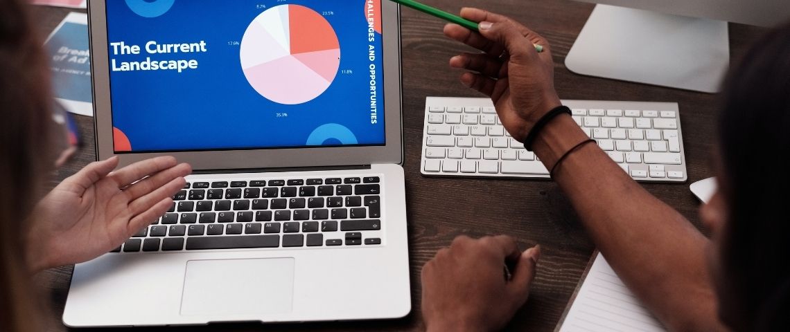 Quantcast dévoile sa nouvelle plateforme d’audience pour permettre aux marques, agences et éditeurs de prospérer au sein de l'Internet ouvert. Ecran d'ordinateur portable avec un graphique de segmentation
