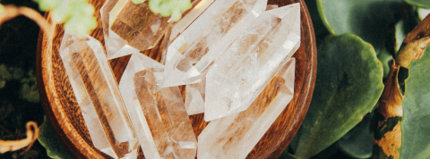 Qui sont les doulas ? Des cristaux blancs