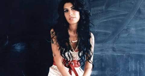 Santé mentale : une intelligence artificielle fait revivre Amy Winehouse et Kurt Cobain