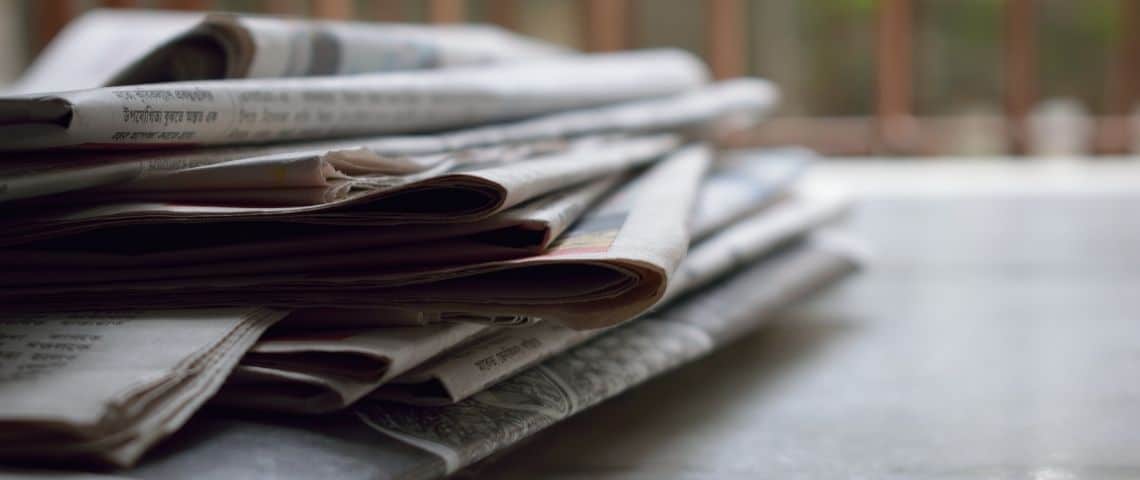 CFI, en partenariat avec RFI, France 24 et Monte Carlo Doualiya, lancent le site internet « Conseils de journalistes » au service de la formation des jeunes journalistes blogueurs/euses ou étudiant(e)s Journaux empilés