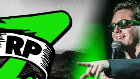 Le streamer ZeratoR en costume et avec des lunettes de soleil