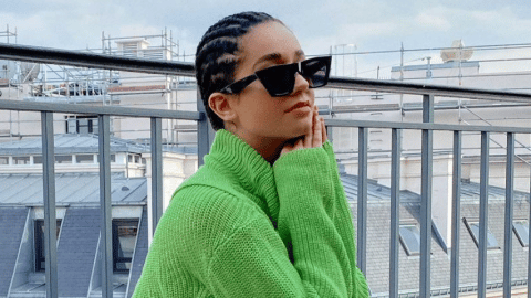 L'influenceuse Lena Mahfouf sur un balcon