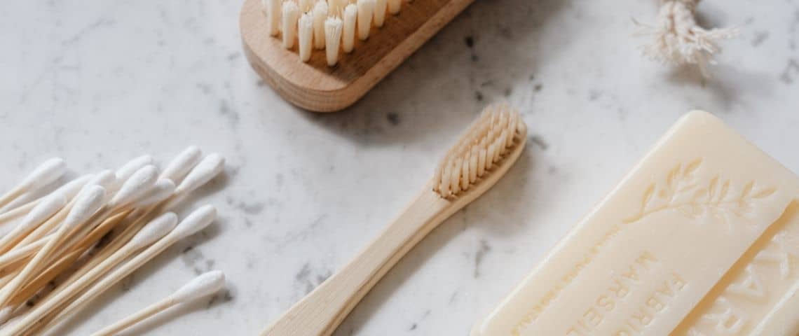 Treatwell lance une opération solidaire pour permettre aux plus démunis d’accéder aux produits d’hygiène de première nécessité Produits d'hygiène : savon, brosse à dent, brosse, coton tige