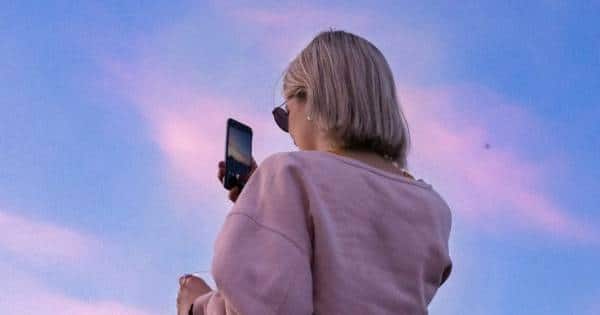 Comment performer sur les réseaux sociaux en 2021 grâce au live ?