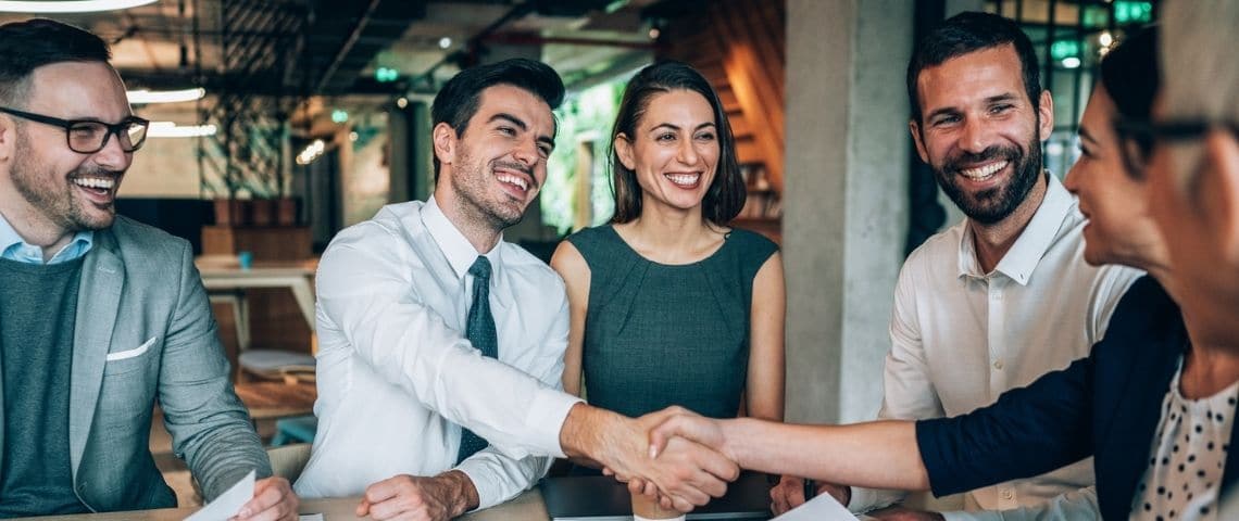 Comment fidéliser ses employés dans le « monde d’après » ? Des collaborateurs qui échangent