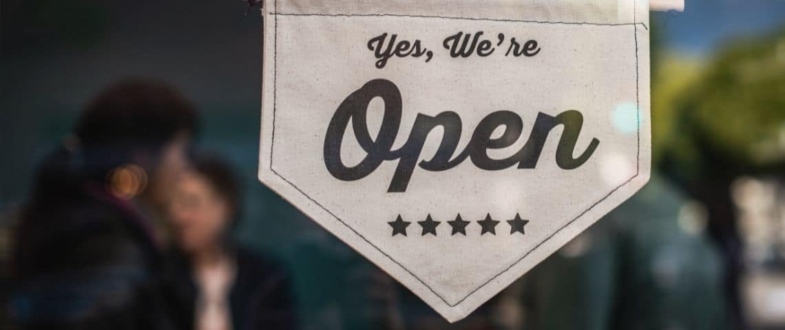 Brigad ouvre gratuitement sa base de données de 200 000 professionnels aux restaurateurs saisonniers en recherche de renfort cet été Fagnion : Yes we're open