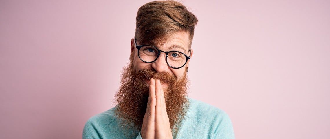 Facebook, Vinted... ces applis qui menacent de devenir payantes pour inciter au pistage publicitaire Un homme suppliant