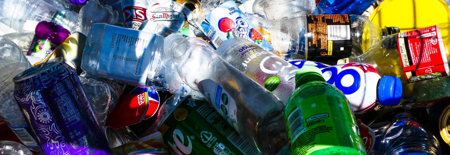 Tri-innovation-technologique-intelligence-artificielle-recyclage Des bouteilles en plastique