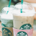Deux boissons Starbucks