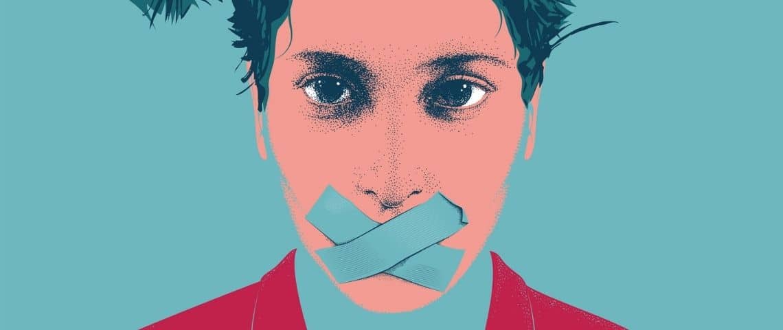 Comment Airbnb a payé une femme violée contre son silence Une femme avec la bouche scotchée