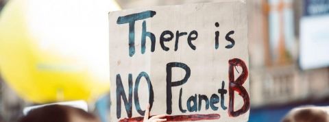 Greenmetrics s’inscrit dans une nouvelle génération d’acteurs qui viennent apporter des solutions concrètes pour lutter contre la pollution numérique Message - There is no planet B -