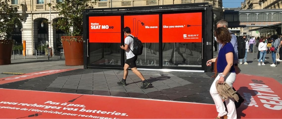 Pour SEAT, Re-Mind PHD et Fuse, en collaboration avec Médiagares, érigent la Station « SEAT MOve » pour donner vie à la mobilité responsable Station « SEAT MOve »