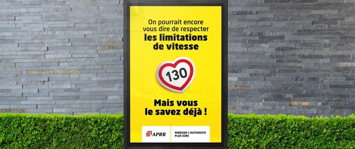 campagne-securite-aprr-mais-vous-le-savez-deja-sécurité-routière-campagne-affichage-prévention-sensibilisation campagne d'affichage, sécurité routière, fond jaune, écriture noire, coeur au centre