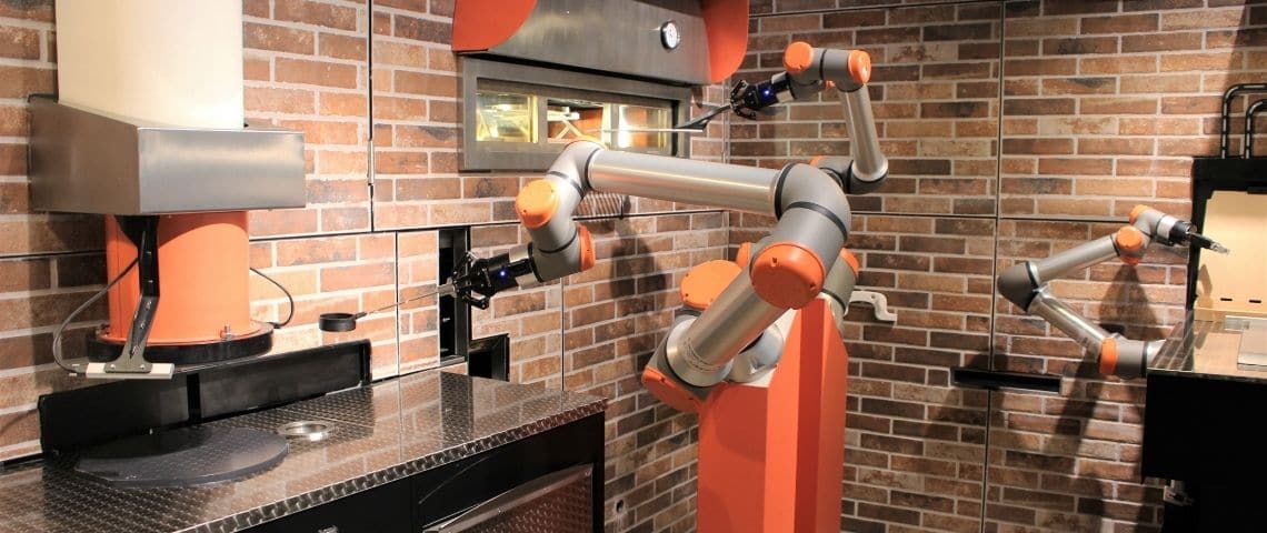 Pazzi, pionnier de la restauration robotisée dans le monde, ouvre sa première Pazziria à Beaubourg au centre de Paris le 5 juillet 2021 Robot à pizza