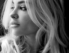 portrait de femme de profil