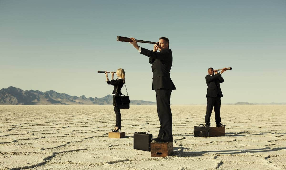 Guerre des talents : les nouvelles règles avec TBWA Corporate A business team looks out for their business future.