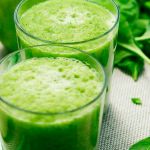 Smoothies verts, mix de pomme et épinards