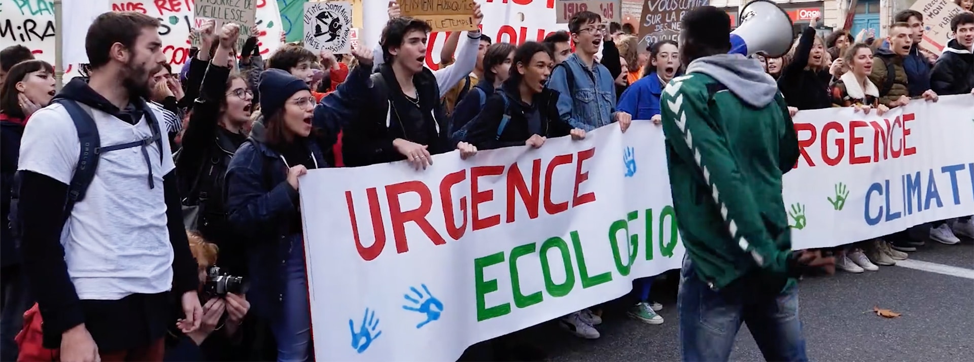 Ruptures - L'ADN Jeunes qui manifestent pour l'écologie
