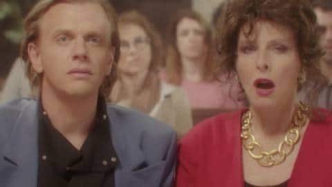 Alex Lutz et Karin Viard dans La vengeance au triple galops